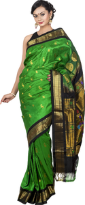 Nainen sarissa